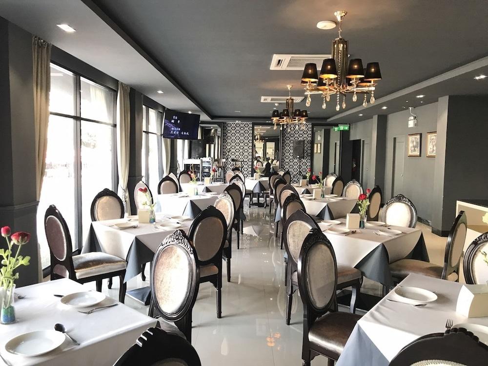 Taris Art Hotel Phrae Ngoại thất bức ảnh