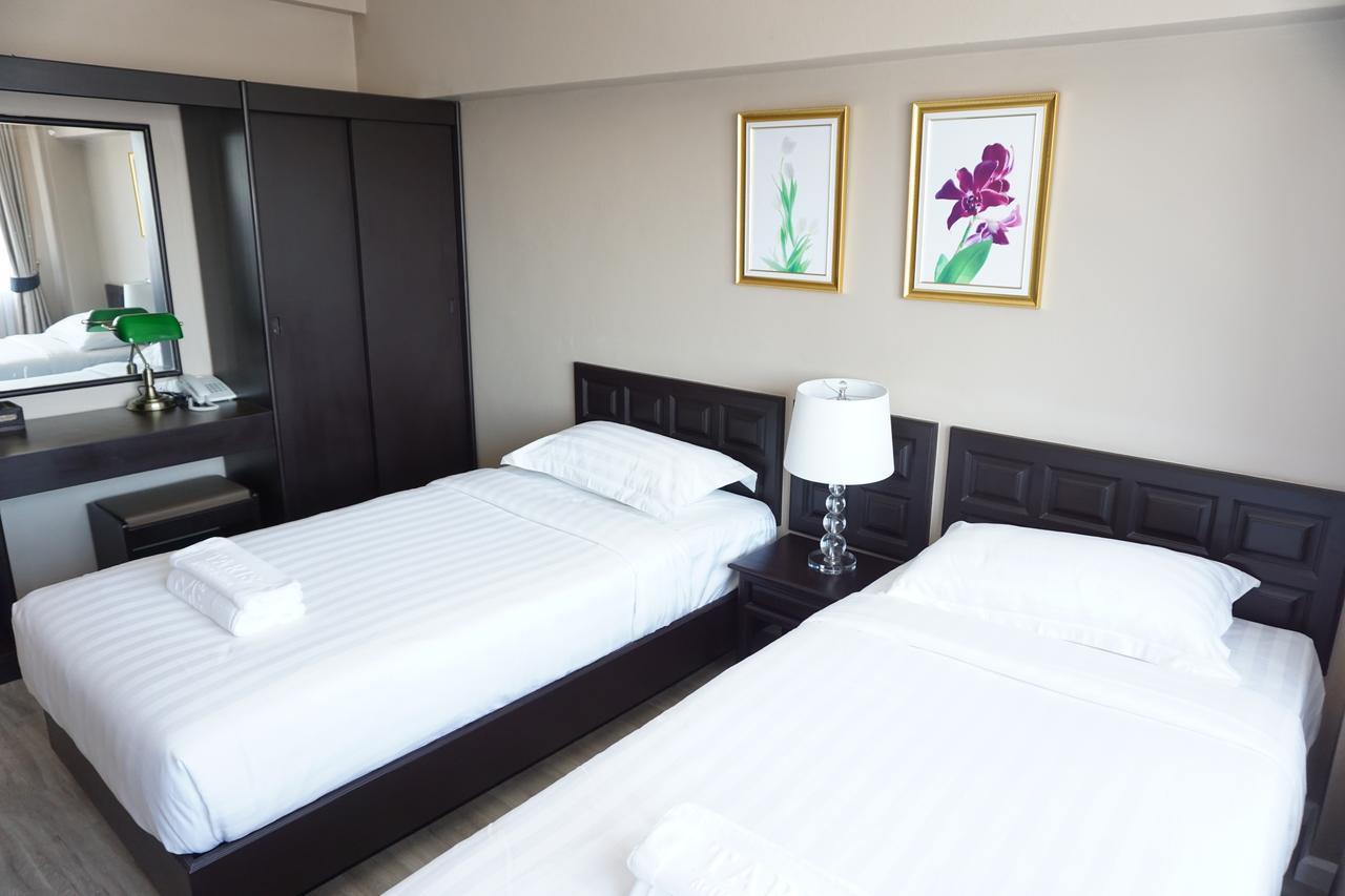 Taris Art Hotel Phrae Ngoại thất bức ảnh