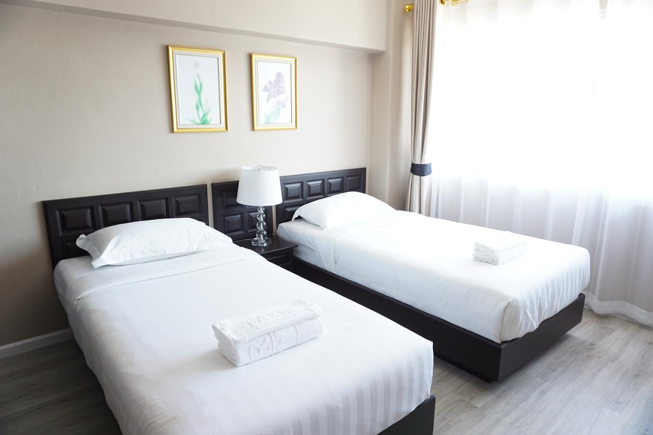 Taris Art Hotel Phrae Ngoại thất bức ảnh