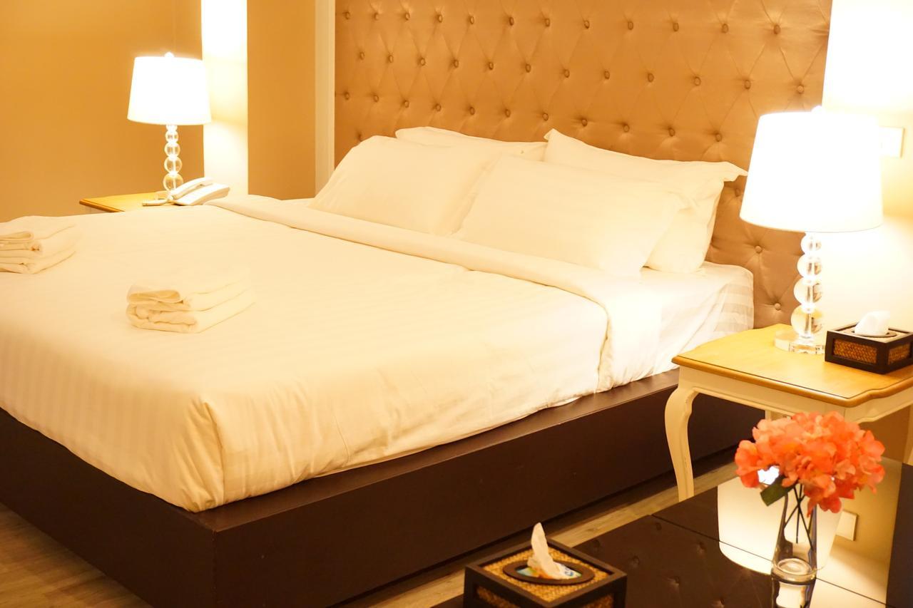 Taris Art Hotel Phrae Ngoại thất bức ảnh