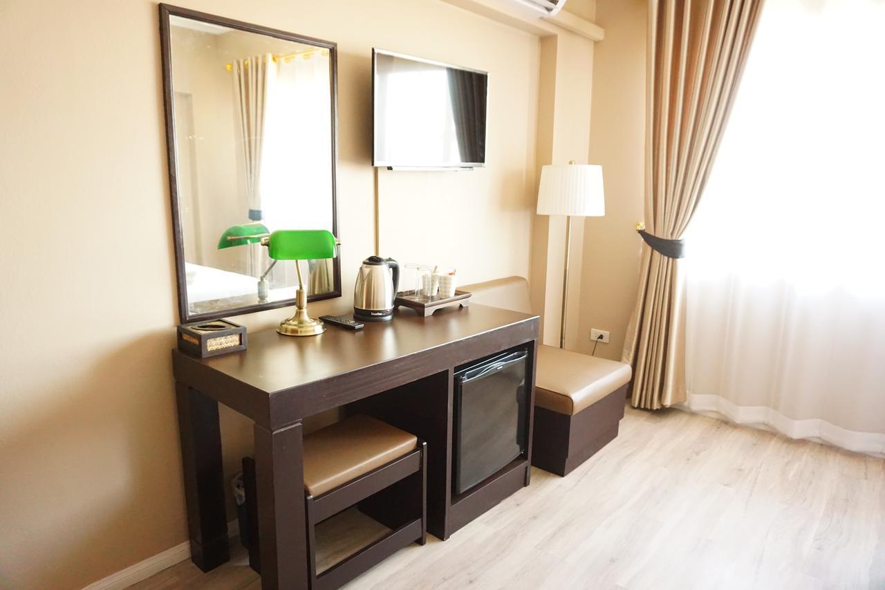 Taris Art Hotel Phrae Ngoại thất bức ảnh