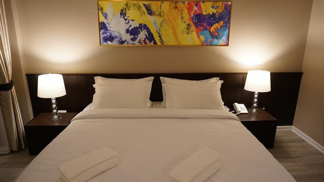 Taris Art Hotel Phrae Ngoại thất bức ảnh