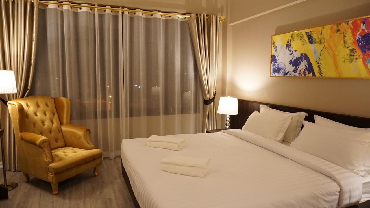 Taris Art Hotel Phrae Ngoại thất bức ảnh