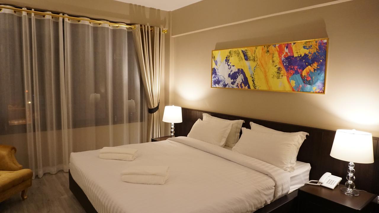 Taris Art Hotel Phrae Ngoại thất bức ảnh